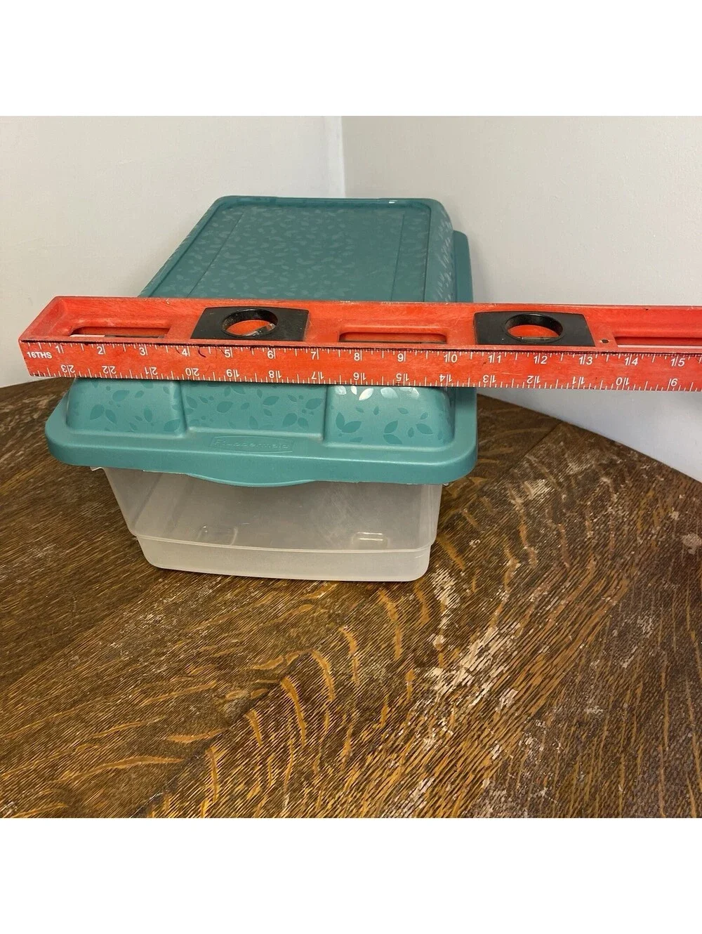 Rubbermaid Green Leaf Pattern Storage Container with High Lid Rectangular 16”